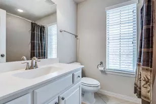 813 Warwick Blvd, Lewisville, TX 75056 - Photo 12
