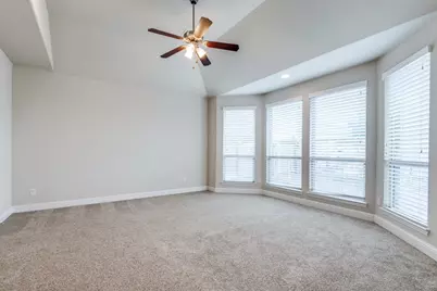 813 Warwick Boulevard, Lewisville, TX 75056 - Photo 14