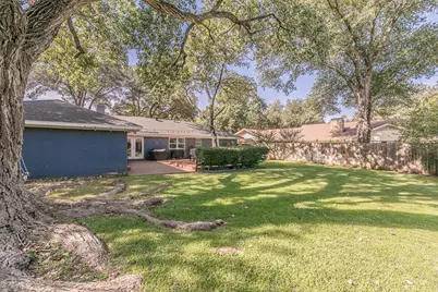 2109 Friar Tuck Drive, Arlington, TX 76013 - Photo 18
