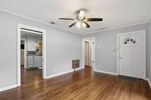 902 W Bridge St, Granbury, TX 76048 - Photo 24