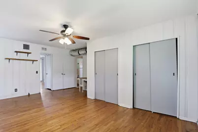 902 W Bridge Street, Granbury, TX 76048 - Photo 12
