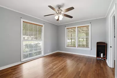 902 W Bridge Street, Granbury, TX 76048 - Photo 24