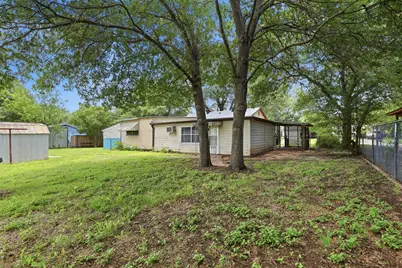 902 W Bridge Street, Granbury, TX 76048 - Photo 30