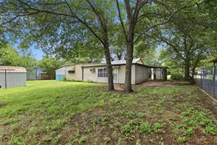 902 W Bridge St, Granbury, TX 76048 - Photo 30
