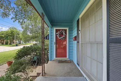 902 W Bridge Street, Granbury, TX 76048 - Photo 6