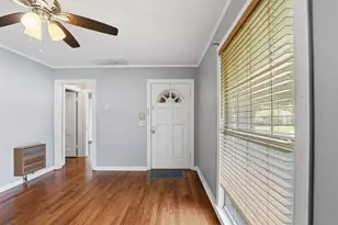 902 W Bridge St, Granbury, TX 76048 - Photo 8