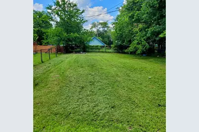 125 E Munson Street, Denison, TX 75021 - Photo 2