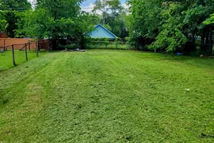 125 E Munson St, Denison, TX 75021 - Photo 4