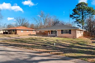 601 N 38th St, Corsicana, TX 75110 - Photo 2