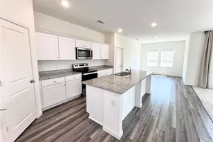 8400 Hawkview Dr, Fort Worth, TX 76179 - Photo 4
