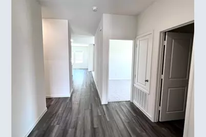 8400 Hawkview Drive, Fort Worth, TX 76179 - Photo 4