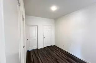 8400 Hawkview Dr, Fort Worth, TX 76179 - Photo 6