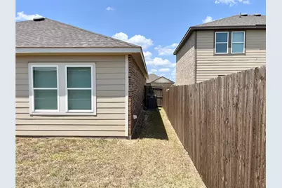 8400 Hawkview Drive, Fort Worth, TX 76179 - Photo 36