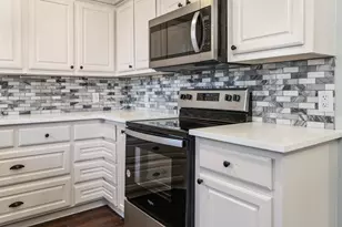 208 N Coleman St, Mabank, TX 75147 - Photo 12