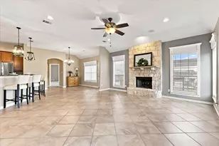 2168 Liriope Ln, Waxahachie, TX 75165 - Photo 2