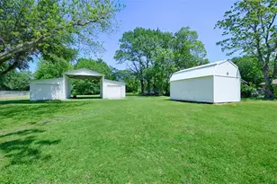 120 Janice Ln, Mabank, TX 75156 - Photo 2