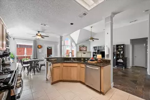 704 Oakridge Dr, Lake Dallas, TX 75065 - Photo 14