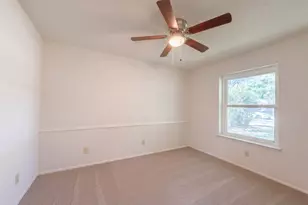 1136 Kris St, Irving, TX 75060 - Photo 4