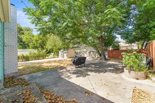 1121 Hudgins Ave, Fort Worth, TX 76111 - Photo 16