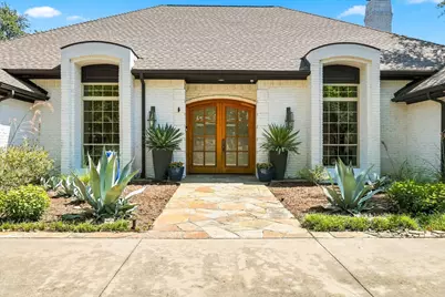 5702 Club Oaks Drive, Dallas, TX 75248 - Photo 2