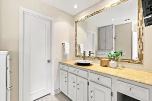 5702 Club Oaks Dr, Dallas, TX 75248 - Photo 16