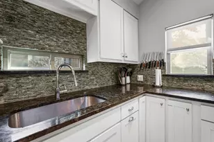 4319 Cabell Dr, Dallas, TX 75204 - Photo 10