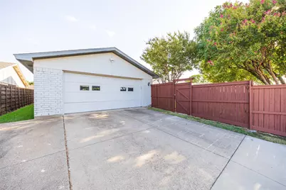 1948 Rambling Ridge Lane, Carrollton, TX 75007 - Photo 32