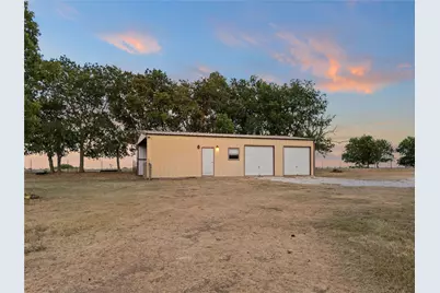 2641 Pleasant Run, Crawford, TX 76689 - Photo 6