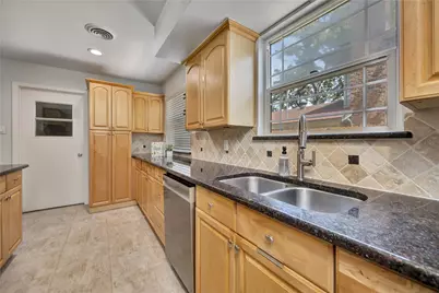2812 Norwood Lane, Arlington, TX 76013 - Photo 12