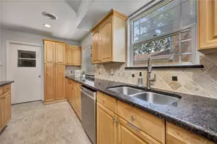 2812 Norwood Ln, Arlington, TX 76013 - Photo 12