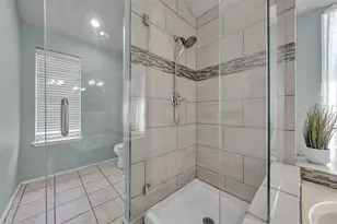 2741 White Oak Dr, Grand Prairie, TX 75052 - Photo 32