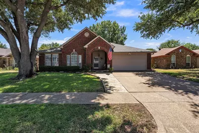 2741 White Oak Drive, Grand Prairie, TX 75052 - Photo 2