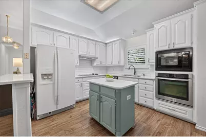 729 Bent Tree Court, Hurst, TX 76054 - Photo 6