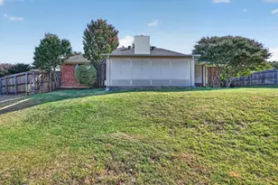 729 Bent Tree Ct, Hurst, TX 76054 - Photo 22