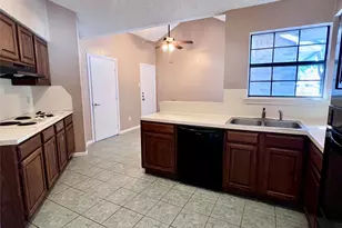 205 Sunset Dr, Glenn Heights, TX 75154 - Photo 10