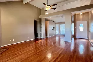 205 Sunset Dr, Glenn Heights, TX 75154 - Photo 2