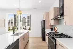 2015 N Prairie Ave, Dallas, TX 75204 - Photo 6
