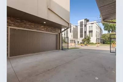 2015 N Prairie Avenue #203, Dallas, TX 75204 - Photo 32