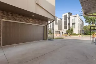 2015 N Prairie Ave, Dallas, TX 75204 - Photo 32