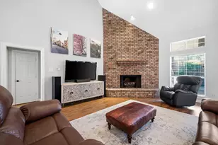 2828 Timber Hill Dr, Grapevine, TX 76051 - Photo 6