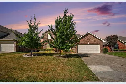 3023 Riverwood Lane, Grand Prairie, TX 75052 - Photo 2