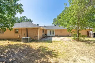 600 E Liberty St, Pilot Point, TX 76258 - Photo 30