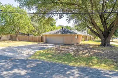 600 E Liberty Street, Pilot Point, TX 76258 - Photo 28