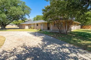 600 E Liberty St, Pilot Point, TX 76258 - Photo 34
