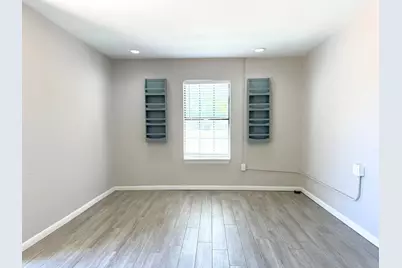 902 W Pearl Street, Granbury, TX 76048 - Photo 4