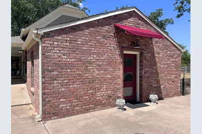 902 W Pearl Street, Granbury, TX 76048 - Photo 2