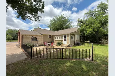 902 W Pearl Street, Granbury, TX 76048 - Photo 30