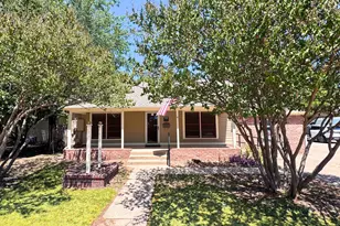 902 W Pearl St, Granbury, TX 76048 - Photo 1