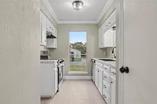 2755 Parkchester Dr, Arlington, TX 76015 - Photo 4