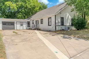 1406 Sycamore St, Commerce, TX 75428 - Photo 22